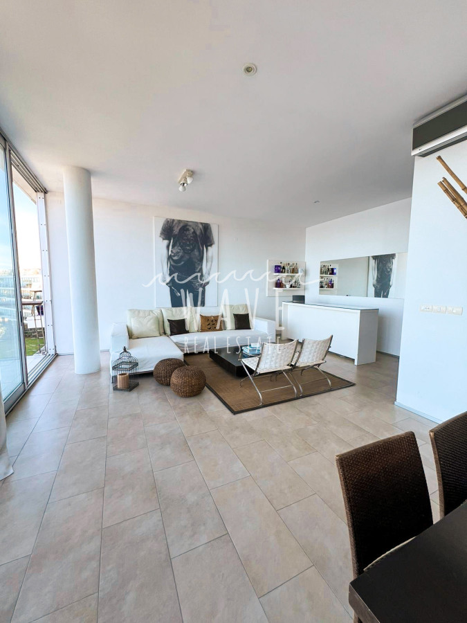 Apartamento ID.4315 - Penthouse en alquiler en exclusiva Torre Delamar.