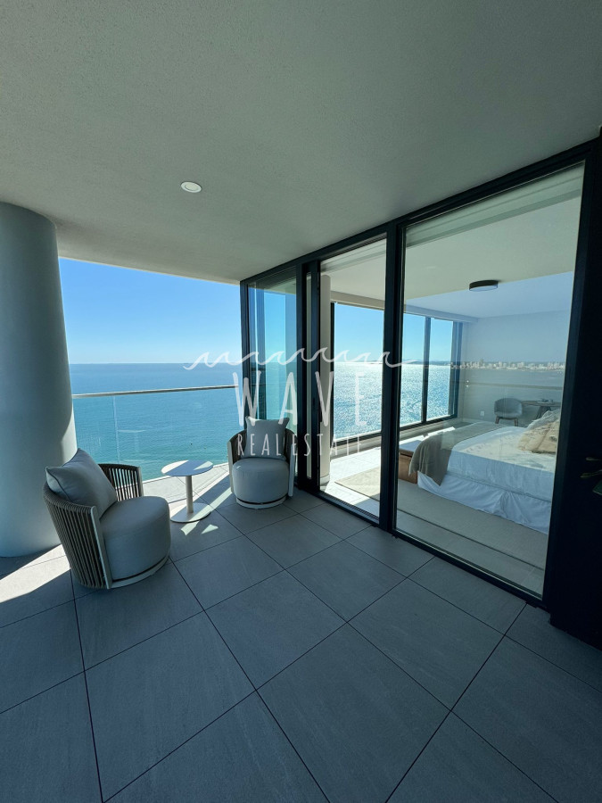 Apartamento ID.4765 - Venta Penthouse duplex, Playa Mansa, Punta del Este 