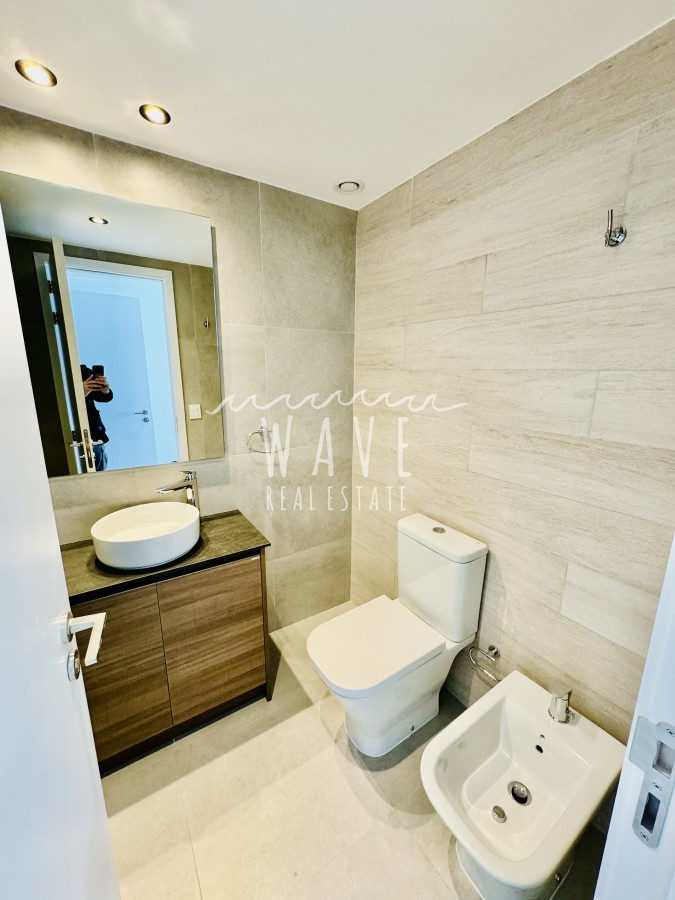 Apartamento ID.4074 - Venta apartamento, primera fila playa mansa, Punta del Este 