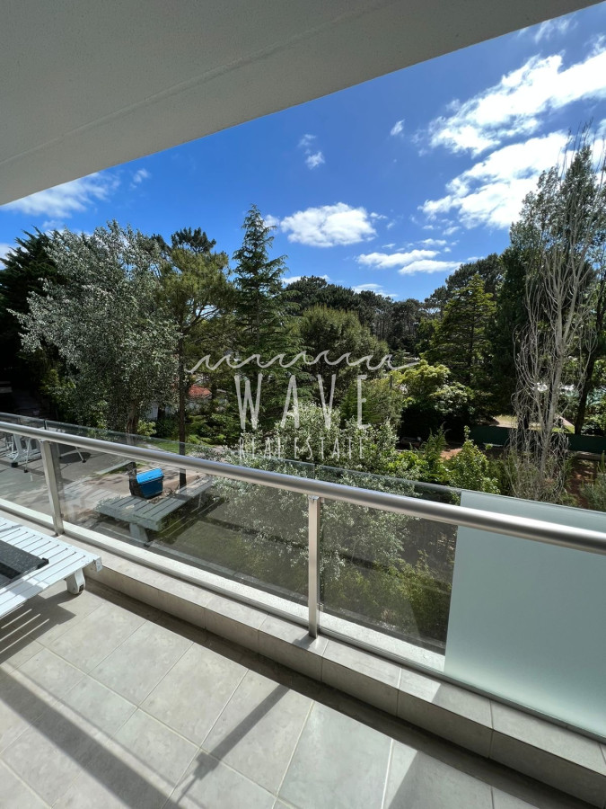 Apartamento ID.4719 - Alquiler departamento 2 dormitorios, Punta del Este, playa brava.