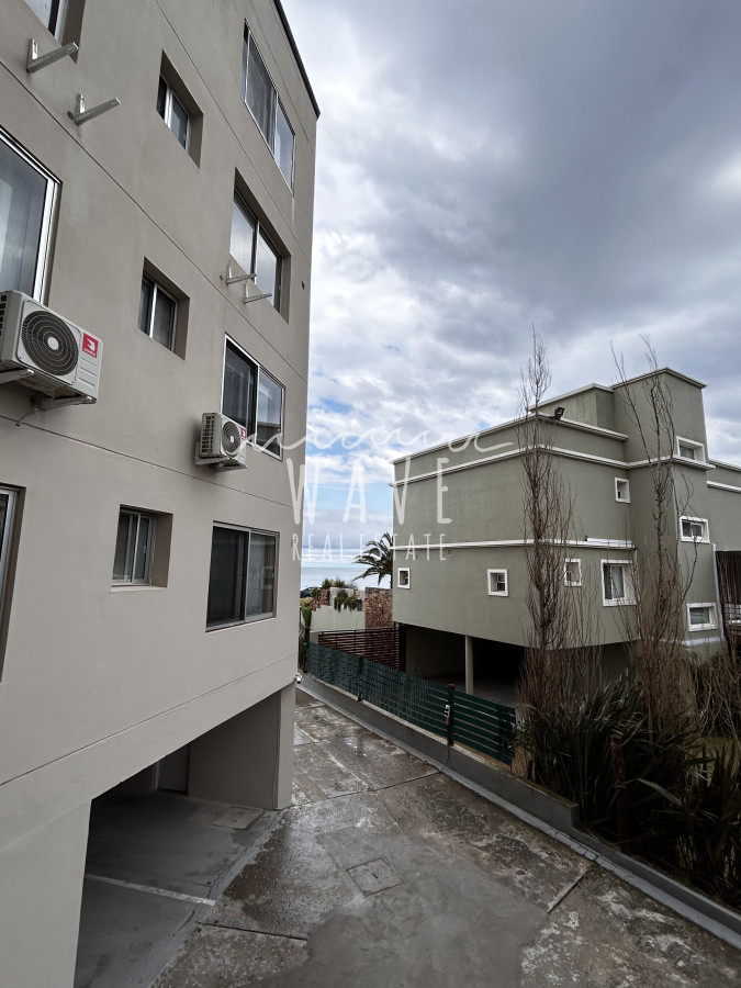 Apartamento ID.4972 - Venta, Apartamento de 3 dormitorios frente al Mar. Pinares