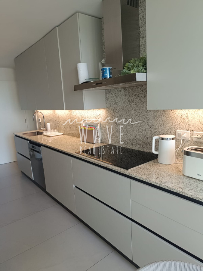 Apartamento ID.4547 - Alquiler  3 dorm en suite Playa Brava frente al mar