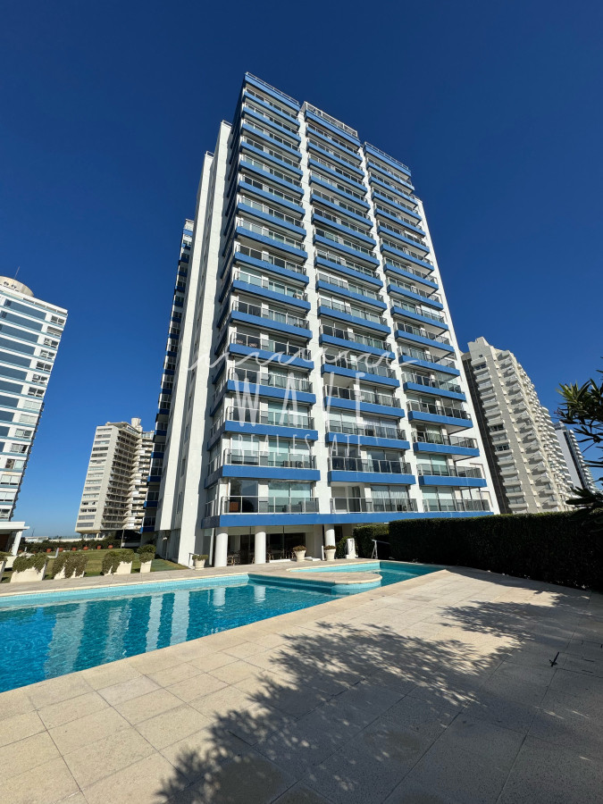 Apartamento ID.4914 - Alquiler Verano en Brava, a metros del mar. 3 dormitorios y dep. Servicio 