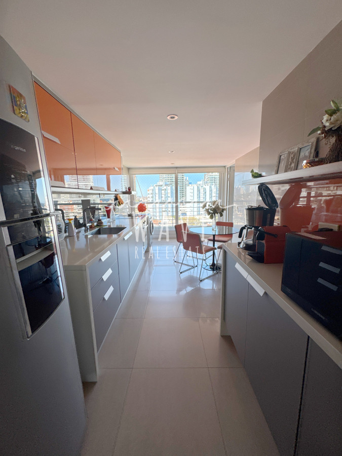 Apartamento ID.5021 - Alquiler temporal departamento Playa Mansa, 3 dormitorios y dependencia, Punta del este 