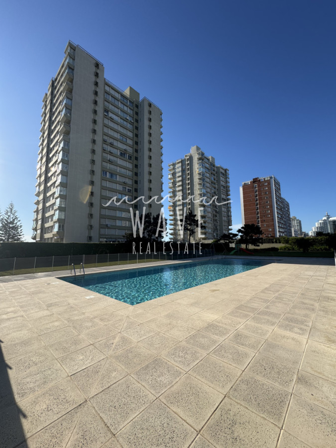 Apartamento ID.5115 - Alquiler de verano, Apartamento de 2 dormitorios y medio en Playa Mansa, Punta del Este