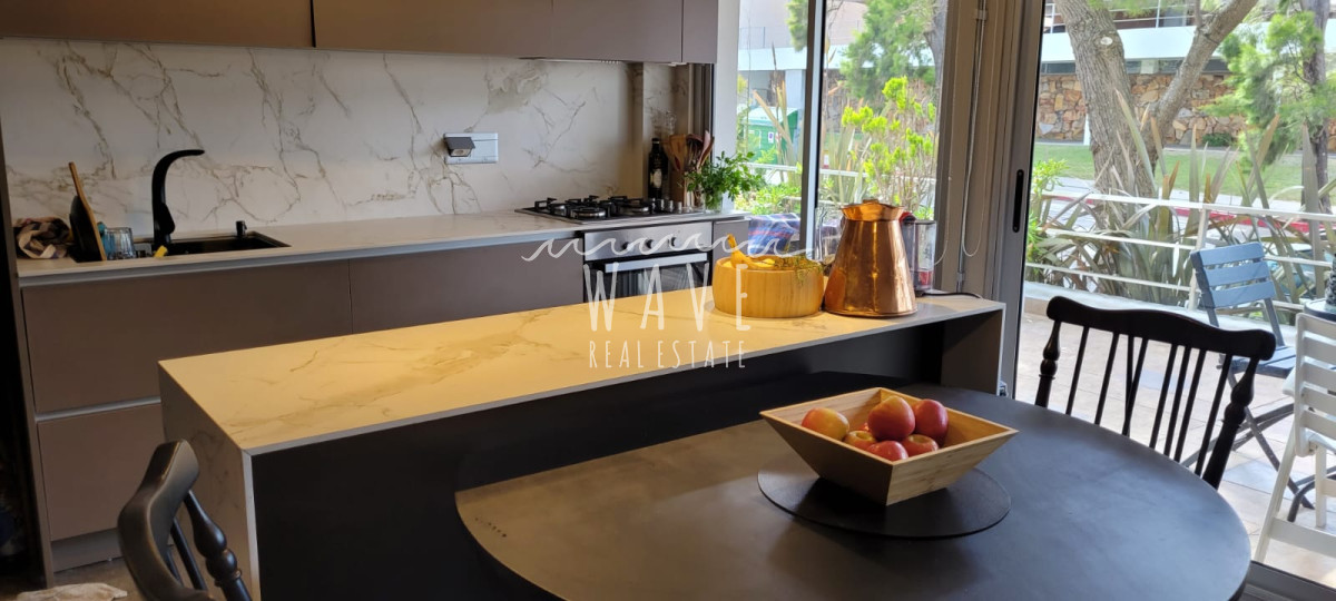 Apartamento ID.4272 - Península, Venta y Alquiler Anual, 2 dormitorios, terraza, gge.