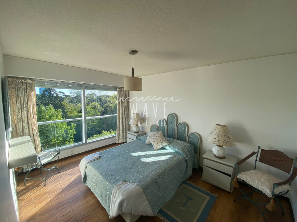 Apartamento ID.1644 - Venta Apartamento en Cantegril amplios 2 dormitorios 2 baños servicios