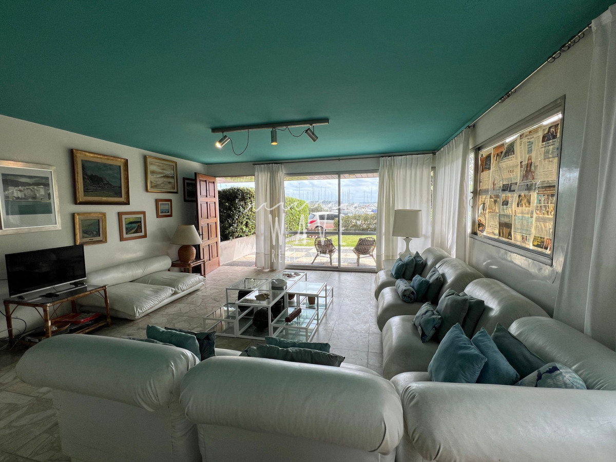 Apartamento ID.4537 - Apartamento en primera linea puerto  Punta del Este en alquiler temporal 
