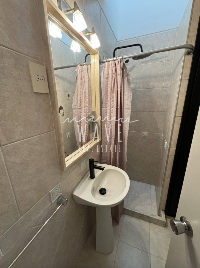 Apartamento ID.4272 - Península, Venta y Alquiler Anual, 2 dormitorios, terraza, gge.