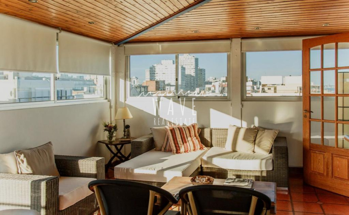 Apartamento ID.4035 - Hermoso dúplex con vista al mar.