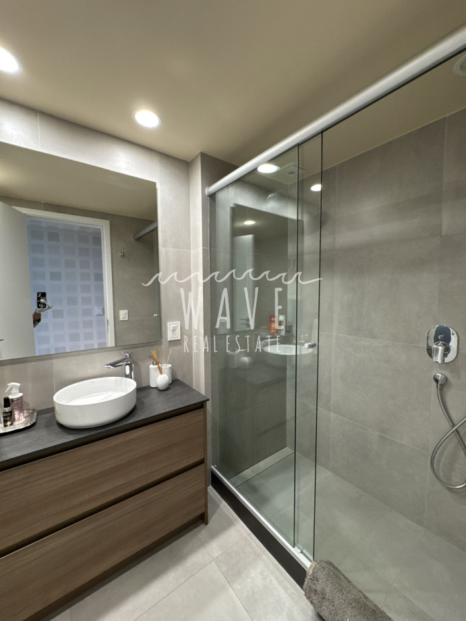 Apartamento ID.4974 - Venta Departamento Mansa, 3 dormitorios, Punta del Este 