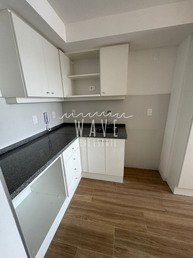 Apartamento ID.4860 - Venta de Apartamento con 2 dormitorios y 1 baño, parada 3 de playa brava