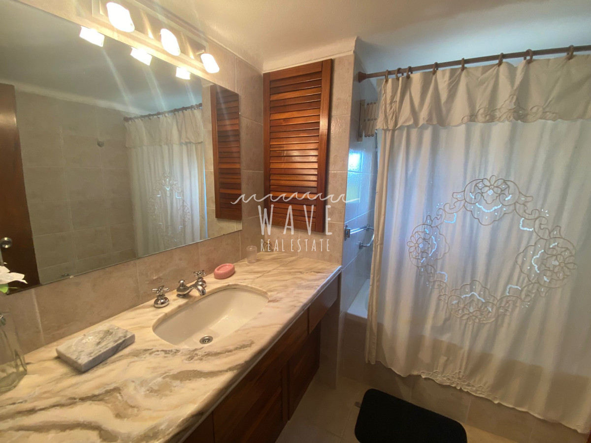 Apartamento ID.1644 - Venta Apartamento en Cantegril amplios 2 dormitorios 2 baños servicios