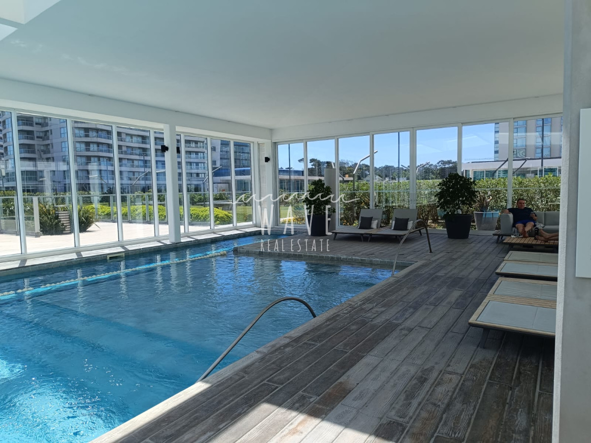 Apartamento ID.4547 - Alquiler  3 dorm en suite Playa Brava frente al mar