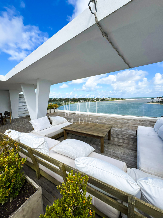 Apartamento ID.4945 - Espectacular penthouse en alquiler y venta la barra 