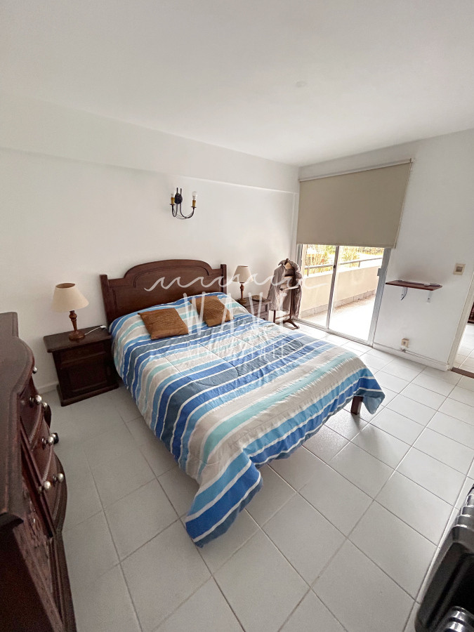 Apartamento ID.4972 - Venta, Apartamento de 3 dormitorios frente al Mar. Pinares