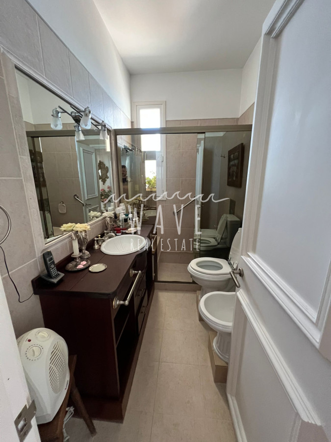 Apartamento ID.3965 - Venta de apartamento en Península, edificio emblemático, 3 dormitorios, reciclado.