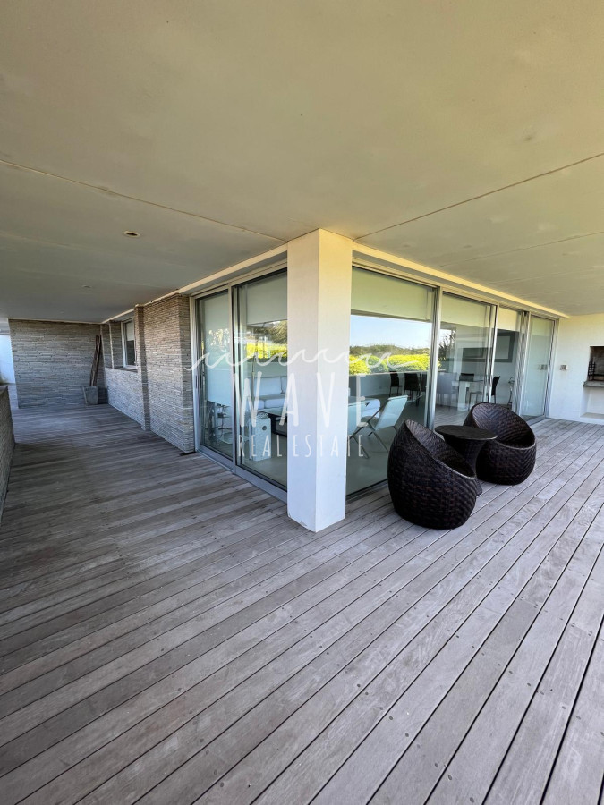 Apartamento ID.1212 - Brava 28. Planta baja con parrillero y jardín propio. 2 suites.