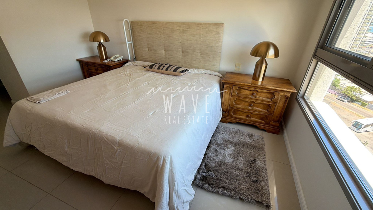 Apartamento ID.5240 - Venta de apartamento, 2 dormitorios, playa Brava Punta del Este