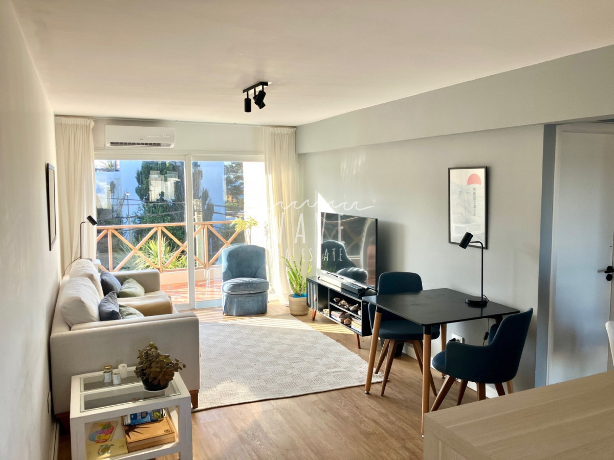 Apartamento ID.4450 - Disponible Alquiler Invernal, Apto en La Barra a metros del mar. 2 dormitorios, terraza.