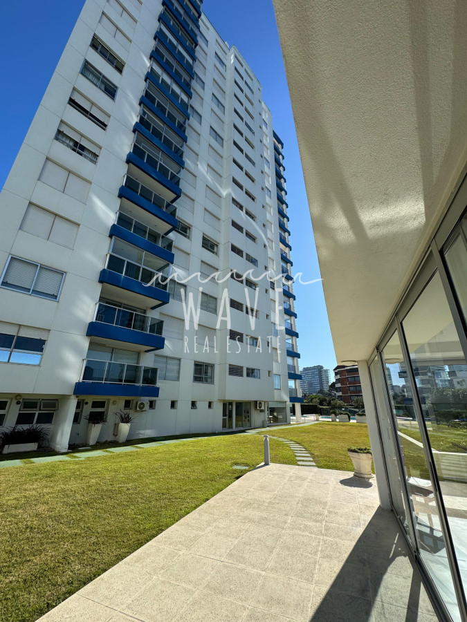 Apartamento ID.4914 - Alquiler Verano en Brava, a metros del mar. 3 dormitorios y dep. Servicio 