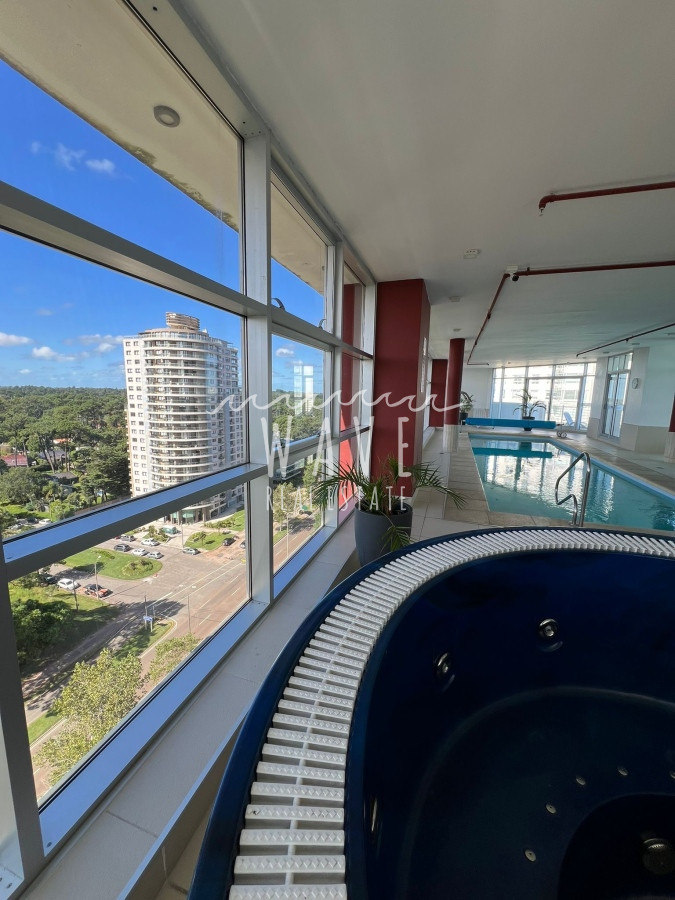 Apartamento ID.4210 - Venta de apartamento 2 dormitorios , torre con servicios en Av. Roosevelt
