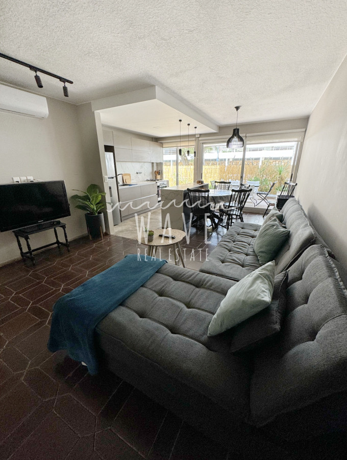 Apartamento ID.4272 - Península, Venta y Alquiler Anual, 2 dormitorios, terraza, gge.