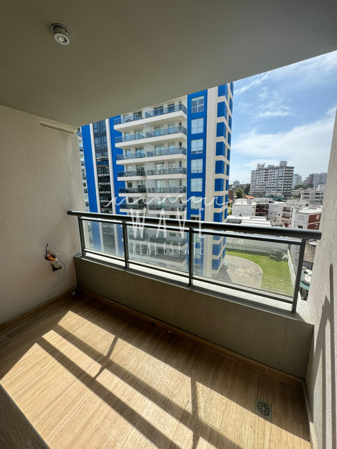 Apartamento ID.4860 - Venta de Apartamento con 2 dormitorios y 1 baño, parada 3 de playa brava