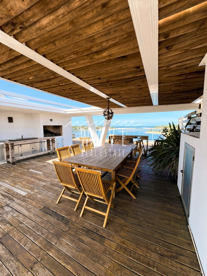 Apartamento ID.4315 - Penthouse en alquiler en exclusiva Torre Delamar.
