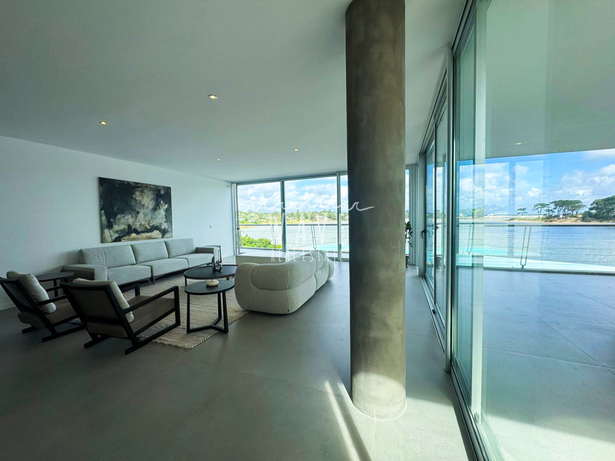 Apartamento ID.4944 - Exclusiva unidad en alquiler y venta primera línea La Barra 