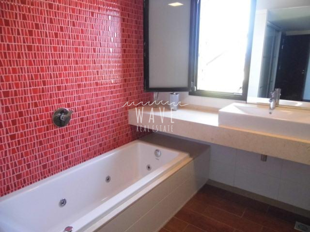 Apartamento ID.1176 - Manantiales, frente al mar, jardín y piscina de uso exclusivo.