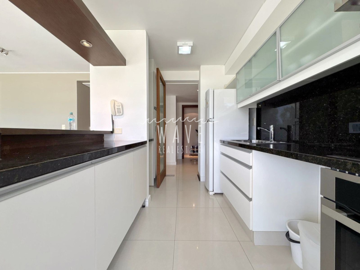 Apartamento ID.5366 - Venta Alquiler temporal Departamento dos dormitorios Playa brava