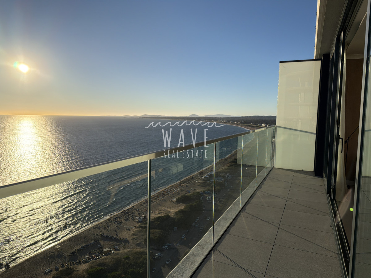 Apartamento ID.4765 - Venta Penthouse duplex, Playa Mansa, Punta del Este 