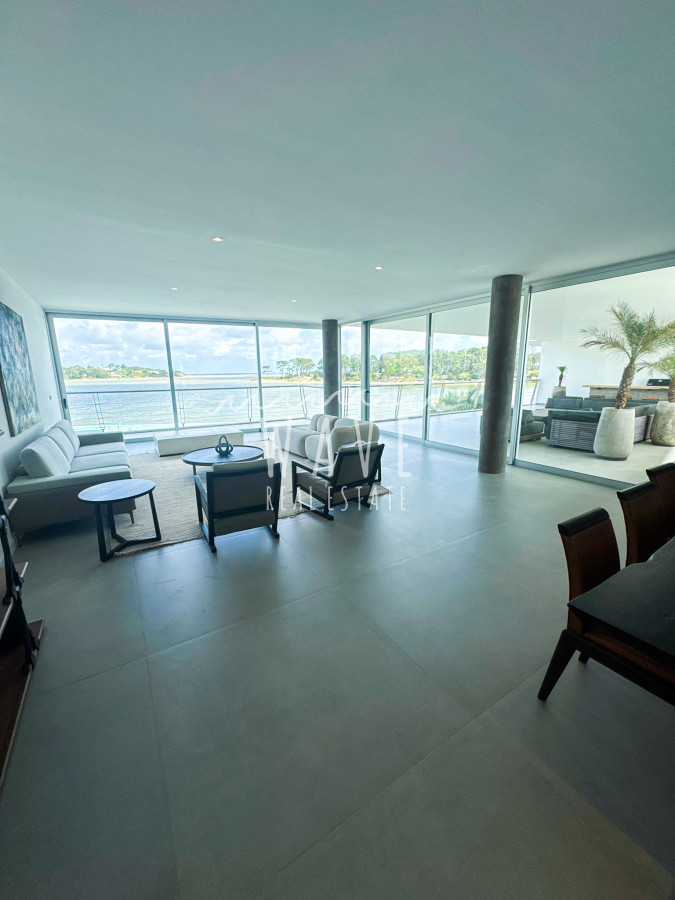 Apartamento ID.4944 - Exclusiva unidad en alquiler y venta primera línea La Barra 