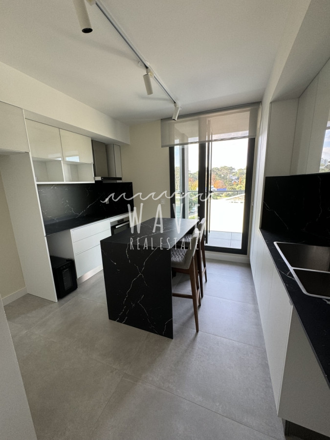 Apartamento ID.4070 - Venta departamento 3 Dorm playa mansa, Punta del este