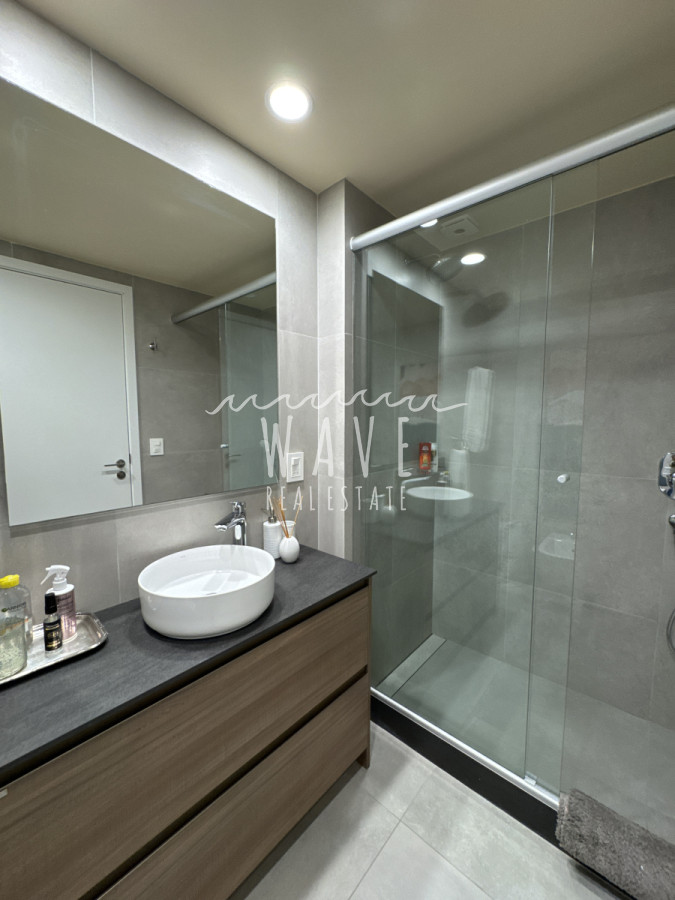 Apartamento ID.4974 - Venta Departamento Mansa, 3 dormitorios, Punta del Este 