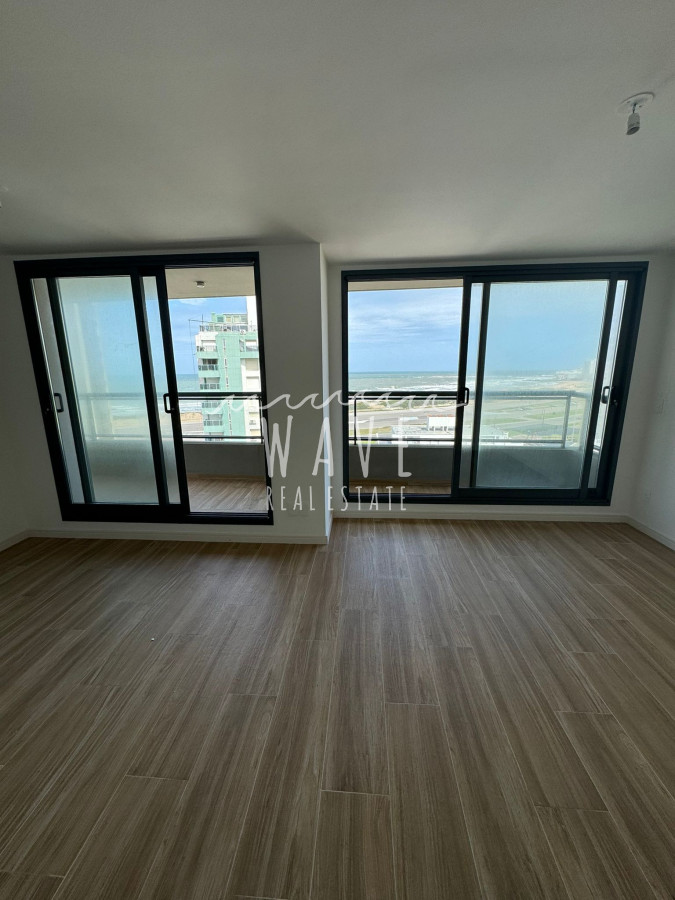 Apartamento ID.4859 - Venta de Apartamento con 2 dormitorios a pasos de playa brava