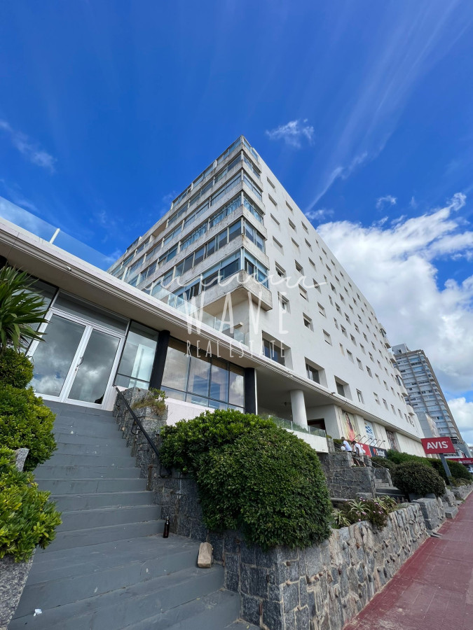 Apartamento ID.4136 - Península, monoambiente en alquiler anual o invernal. Servicio de mucama, terraza.