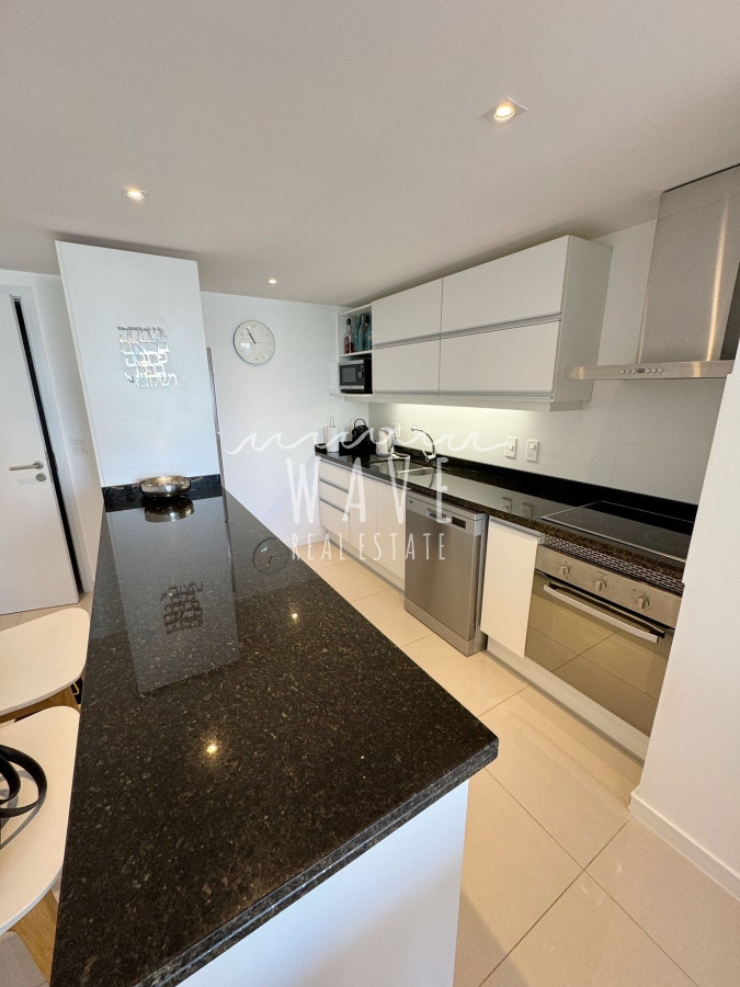 Apartamento ID.4862 - Venta departamento dos dormitorios, Torre Esmeralda Playa Brava, Punta del Este 