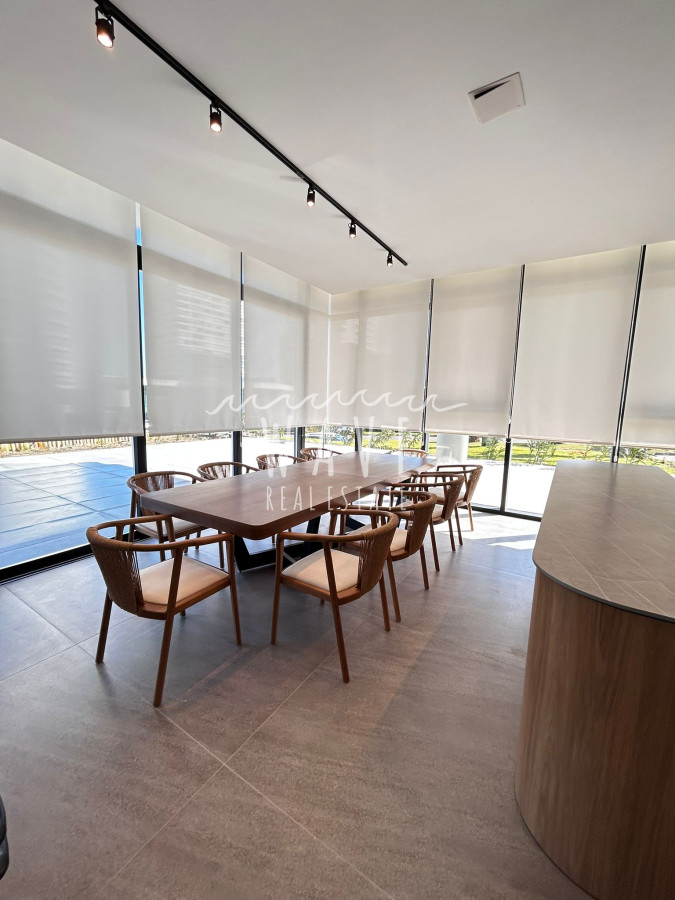 Apartamento ID.4929 - Venta departamento 3 dormitorios, playa mansa, Punta del Este 