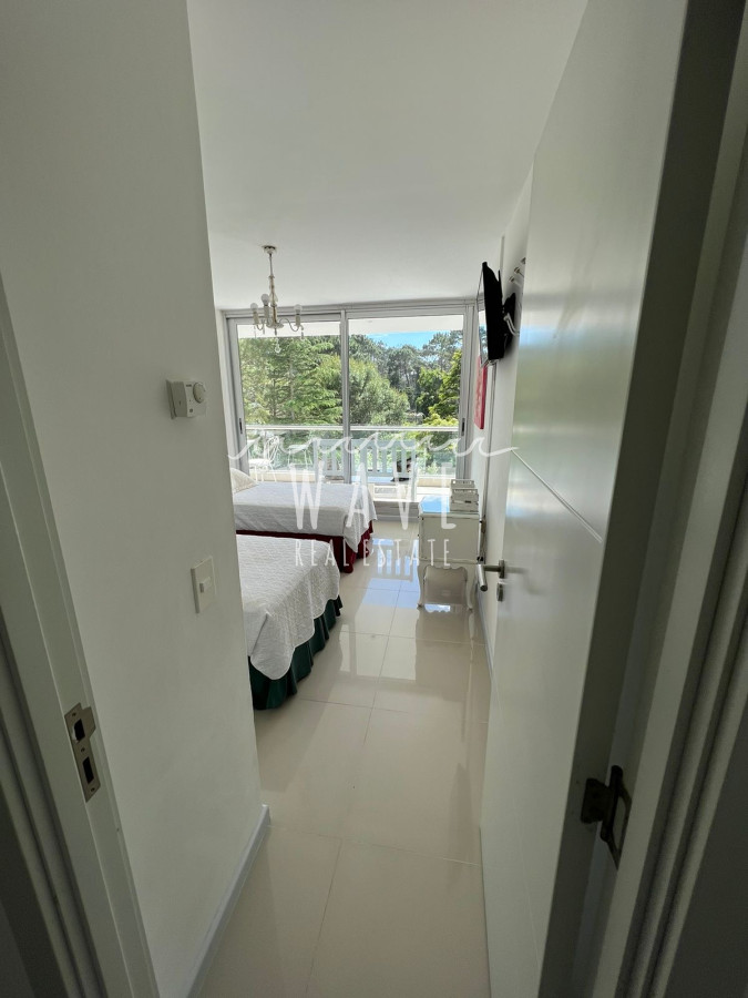 Apartamento ID.4719 - Alquiler departamento 2 dormitorios, Punta del Este, playa brava.