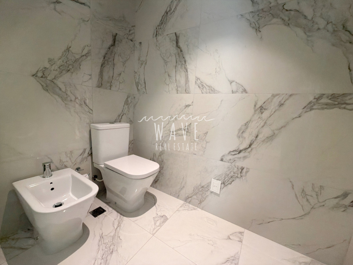 Apartamento ID.4765 - Venta Penthouse duplex, Playa Mansa, Punta del Este 