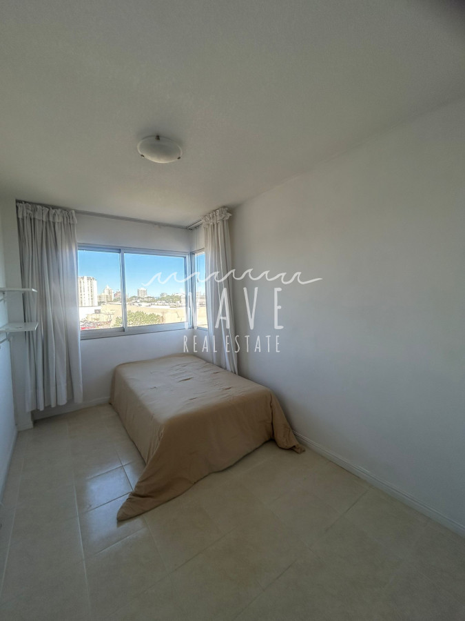 Apartamento ID.4844 - ALQUILER Y VENTA de apartamento 3 dormitorios frente a punta shopping