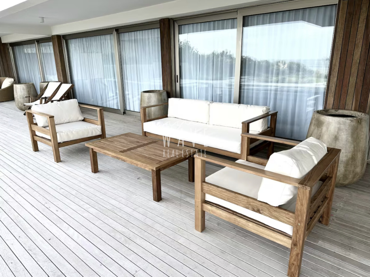 Apartamento ID.4270 - Venta de Apartamento, 3 dormitorios en suite en Manantiales, edificio con amenities