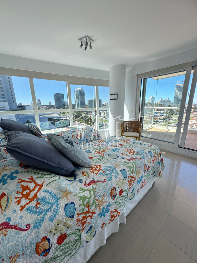 Apartamento ID.5021 - Alquiler temporal departamento Playa Mansa, 3 dormitorios y dependencia, Punta del este 