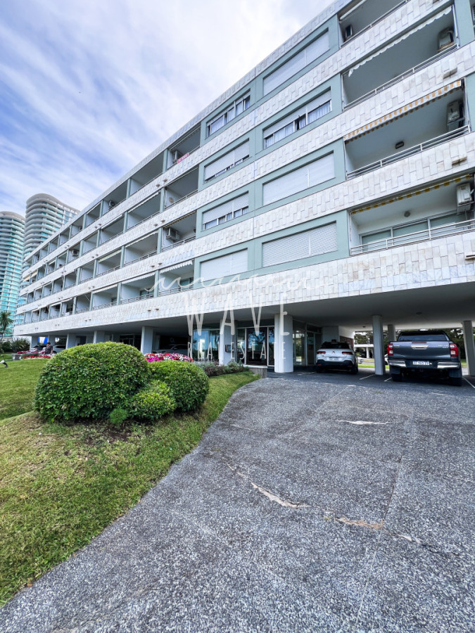 Apartamento ID.5416 - Oportunidad apartamento 3 dormitorios primera línea playa mansa 