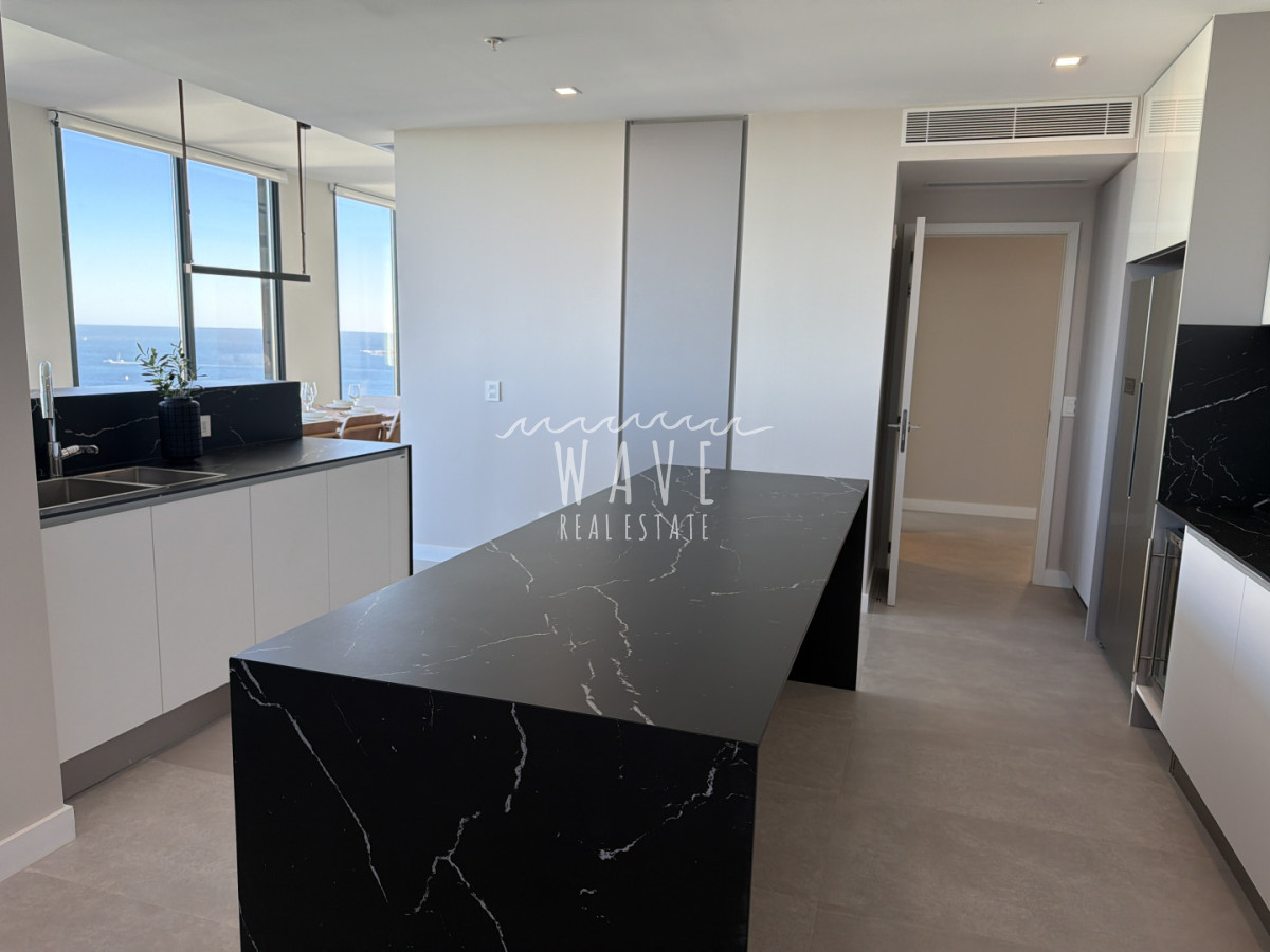Apartamento ID.4765 - Venta Penthouse duplex, Playa Mansa, Punta del Este 