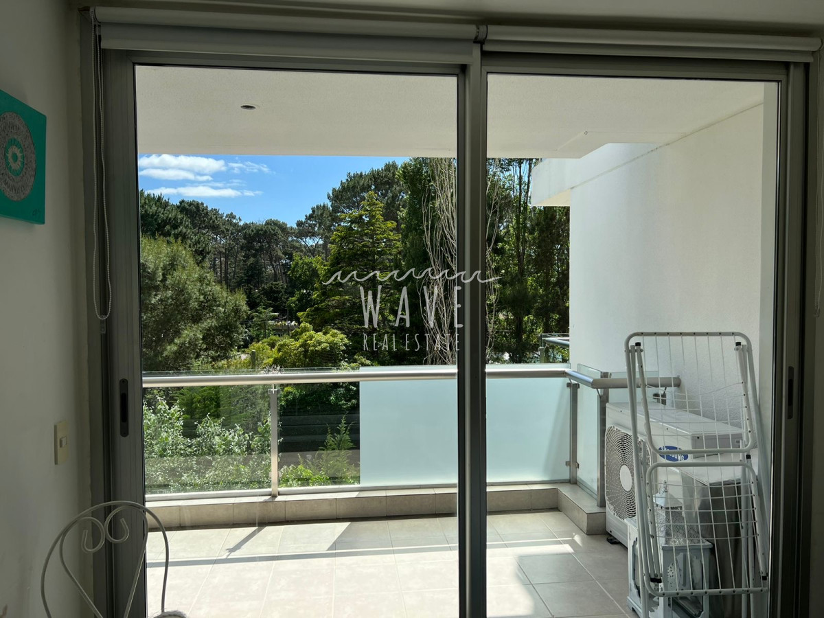 Apartamento ID.4719 - Alquiler departamento 2 dormitorios, Punta del Este, playa brava.