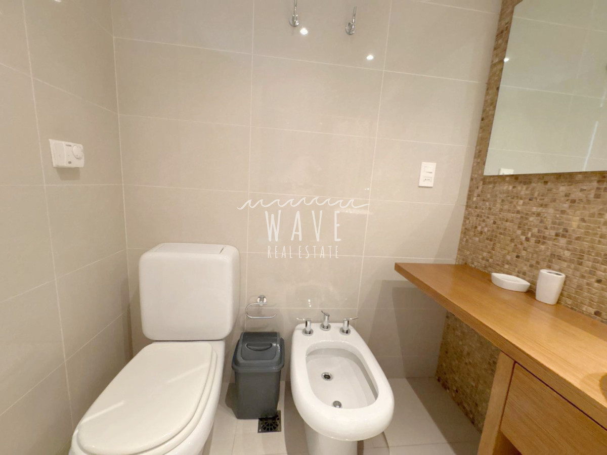 Apartamento ID.5366 - Venta Alquiler temporal Departamento dos dormitorios Playa brava