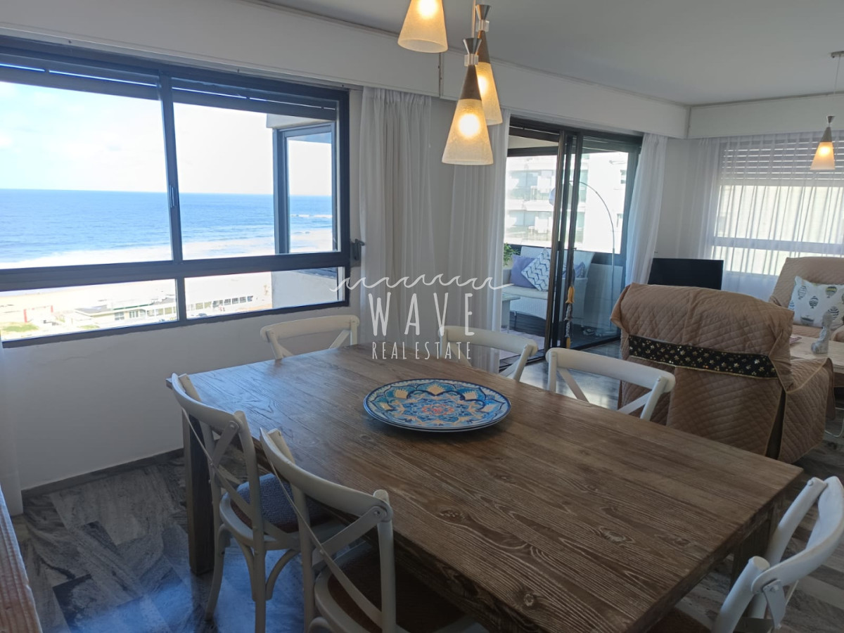 Apartamento ID.5560 - Venta de apartamento de 3 dormitorios en Playa Brava, Punta del Este